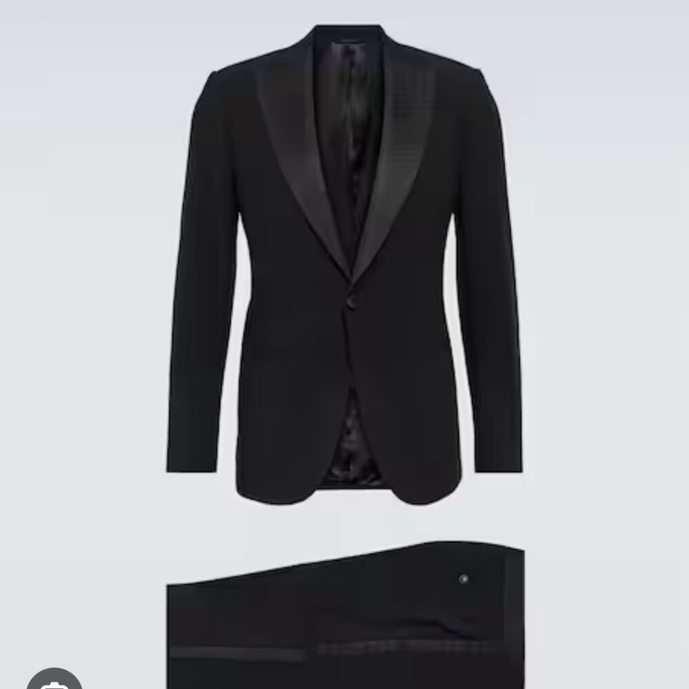 Armani Men’s Collezioni Black Tuxedo  for   2 tuxedo size 40/44 each 550$
